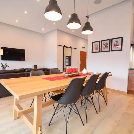 Apartament Platan - 2 Sypialnie , Taras, Garaz Lägenhet